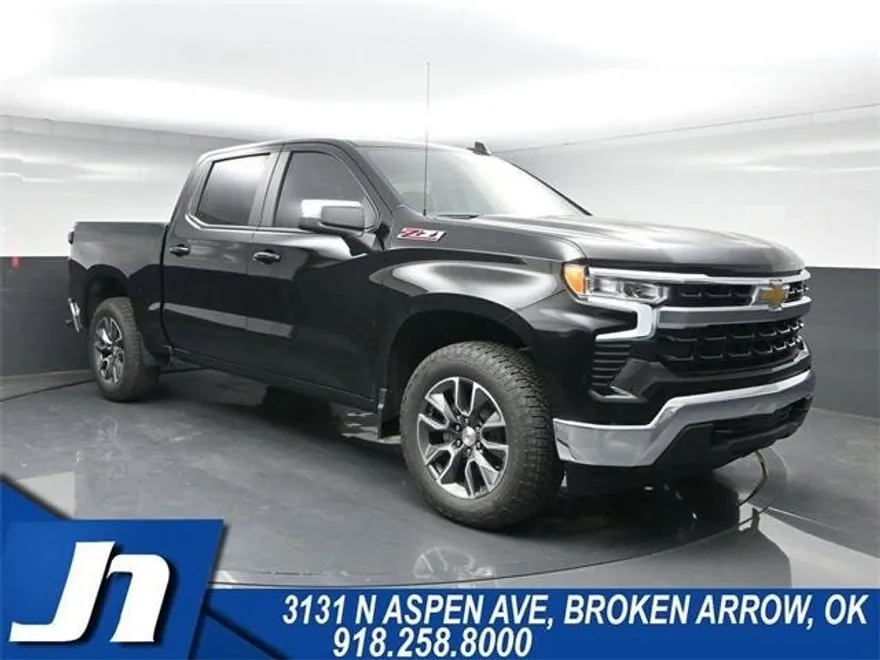 2025 Chevrolet Silverado 1500 LT photo 1