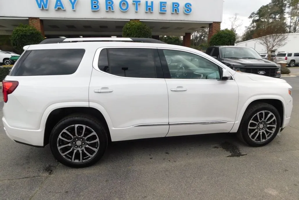 2022 Gmc Acadia Denali photo 1