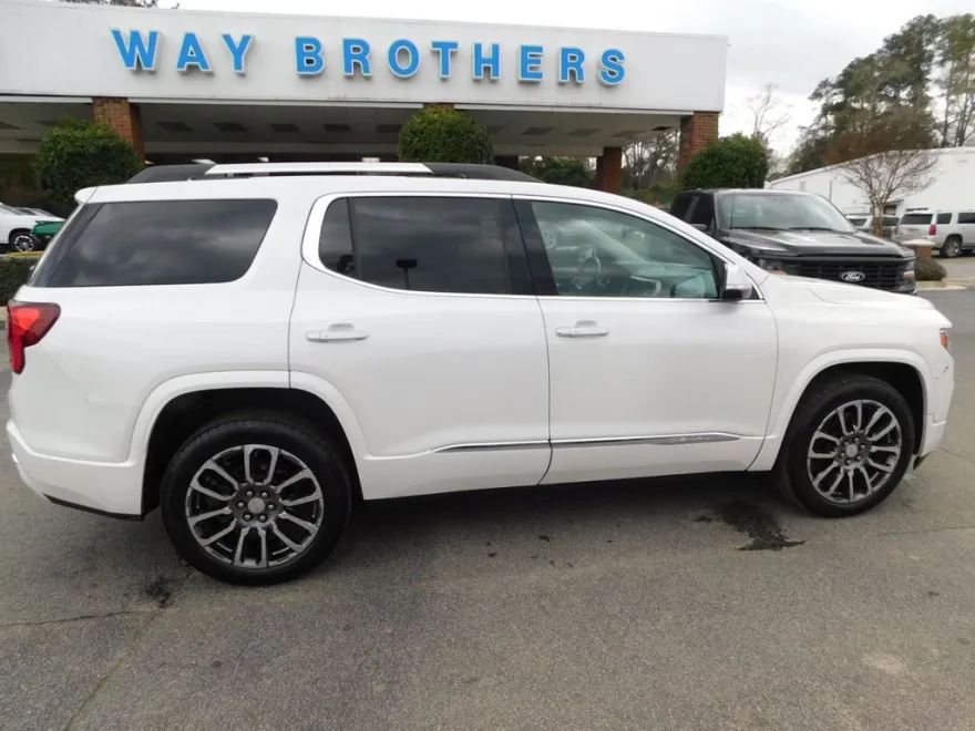 2022 Gmc Acadia Denali photo 1