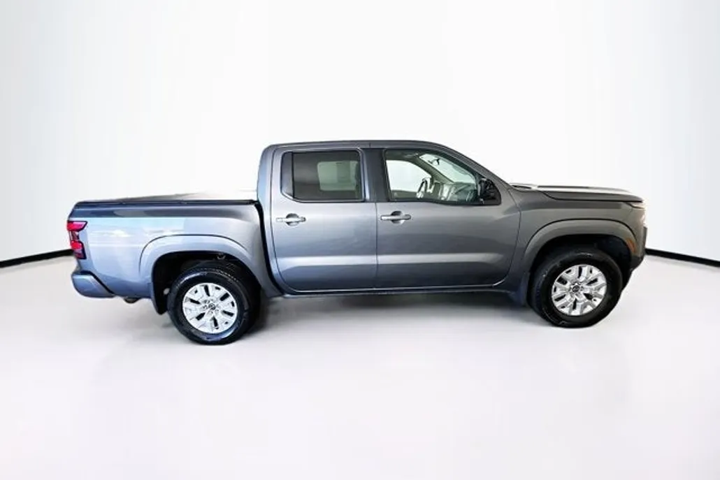 2022 Nissan Frontier SV photo 1