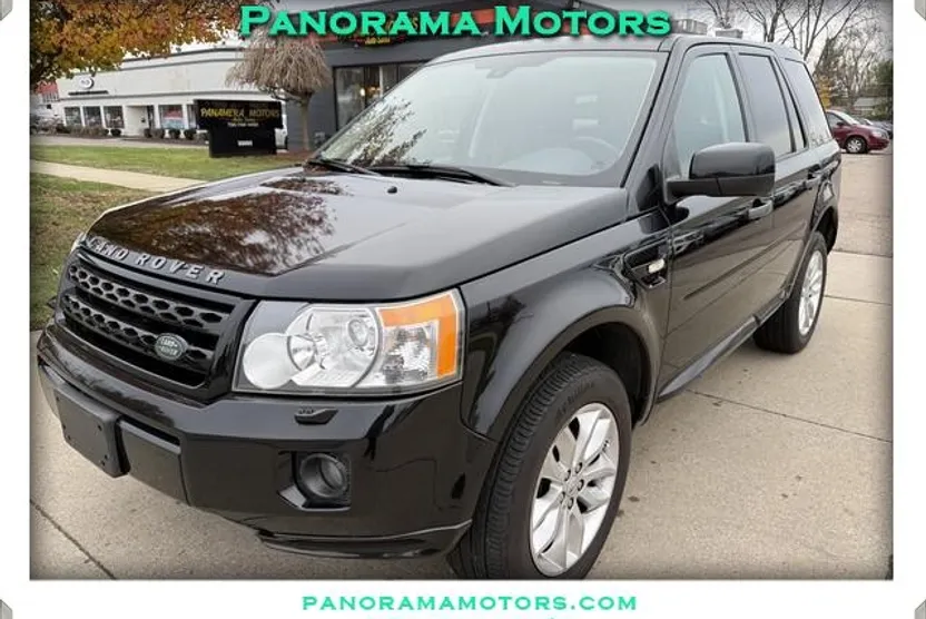 2011 Land Rover LR2 HSE photo 1