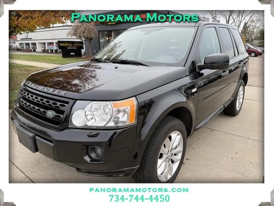 2011 Land Rover LR2 HSE photo 1