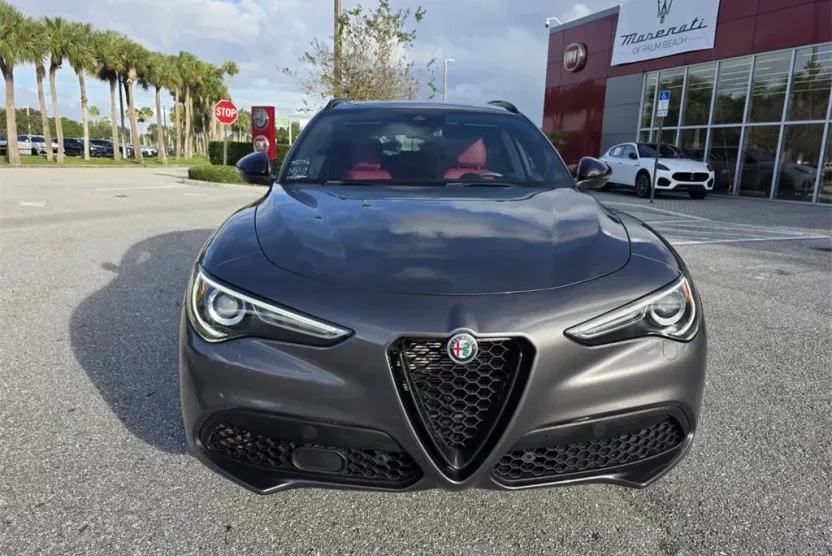 2022 Alfa Romeo Stelvio Ti Sport photo 1
