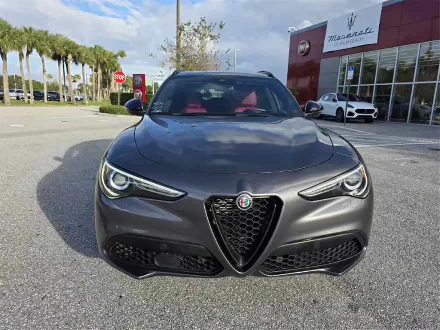 2022 Alfa Romeo Stelvio Ti Sport photo 1
