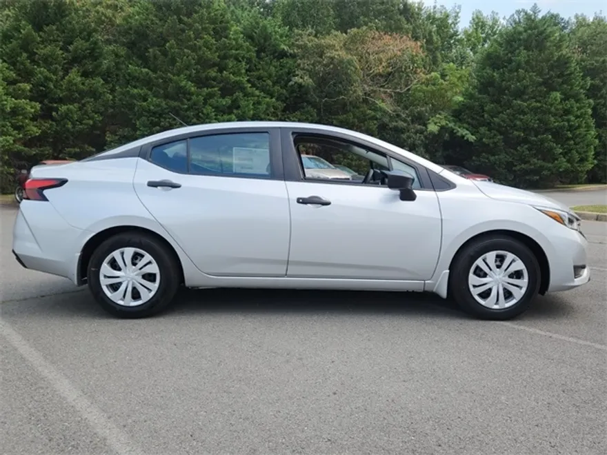 2025 Nissan Versa S photo 1