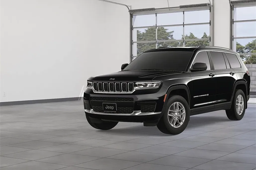 2025 Jeep Grand Cherokee Laredo photo 1