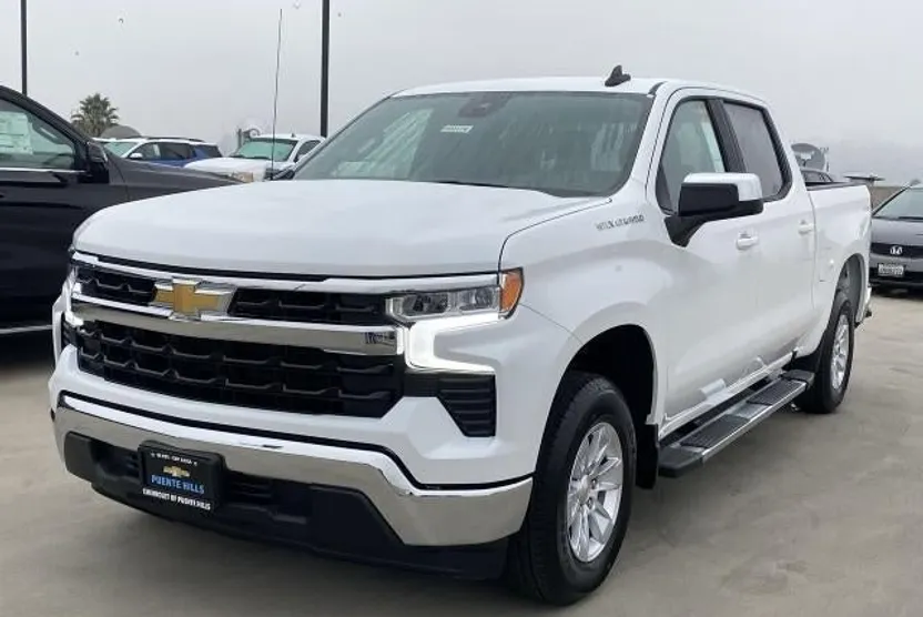 2026 Chevrolet Silverado 1500 LT photo 1