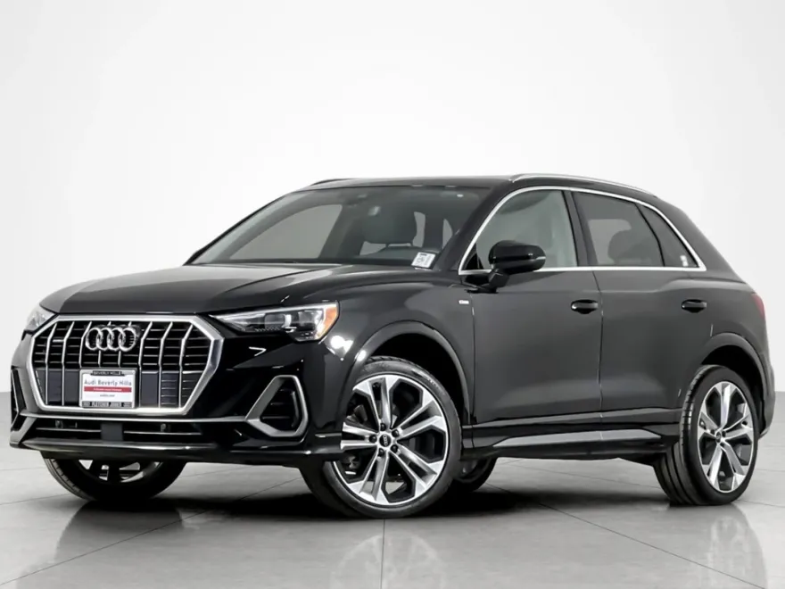 2021 Audi Q3 S line Premium 45 TFSI photo 1