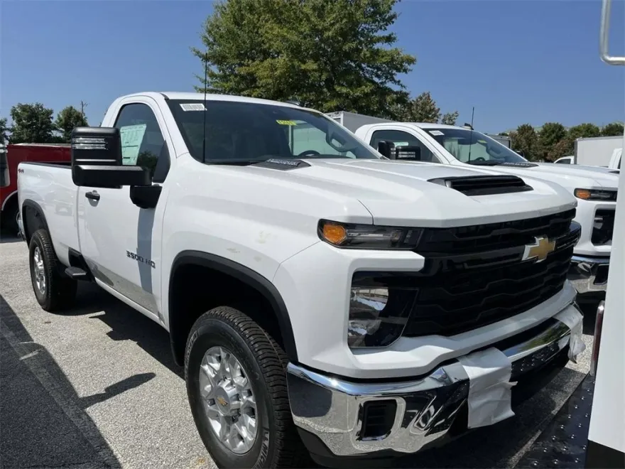 2024 Chevrolet Silverado 3500HD photo 1