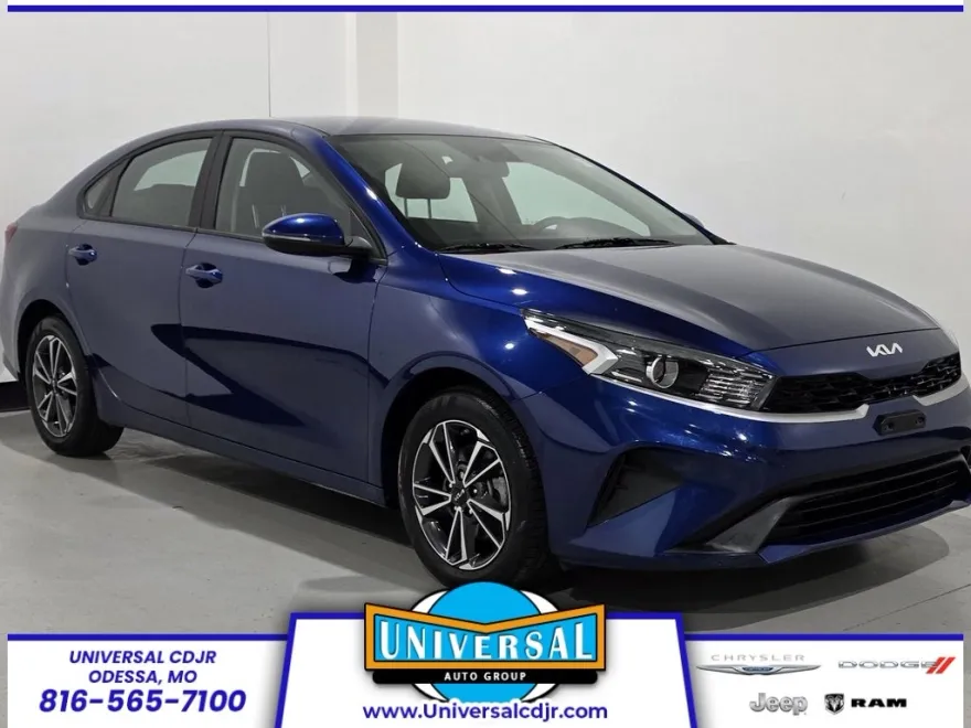 2022 Kia Forte LXS photo 1