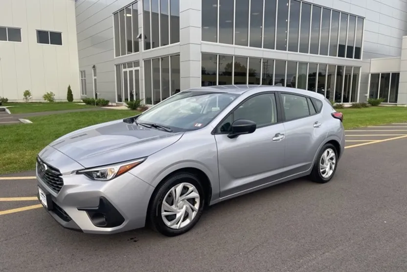 2025 Subaru Impreza Base photo 1