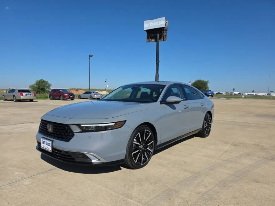 2024 Honda Accord Hybrid Touring photo 1