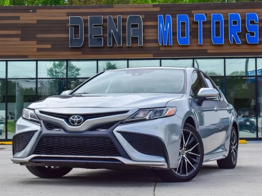 2023 Toyota Camry SE photo 1