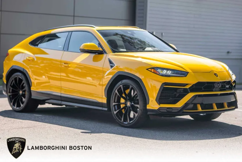 2022 Lamborghini Urus photo 1