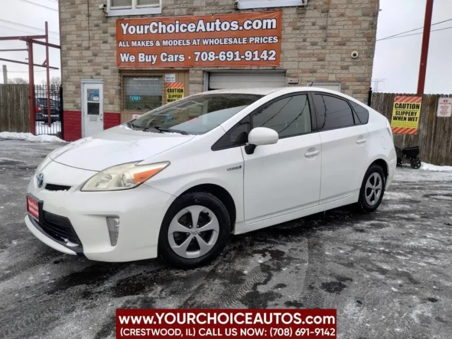 2013 Toyota Prius Two photo 1