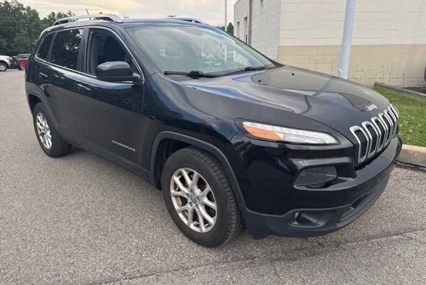 2015 Jeep Cherokee Latitude photo 1