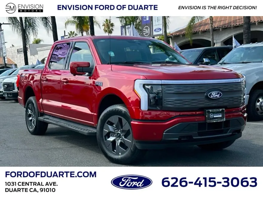 2025 Ford F-150 Lightning Lariat photo 1