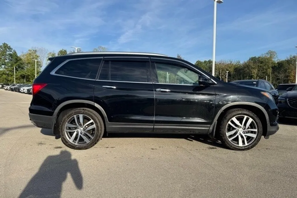 2018 Honda Pilot Elite photo 1