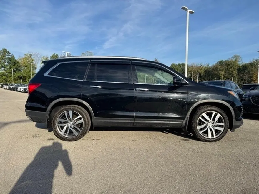 2018 Honda Pilot Elite photo 1