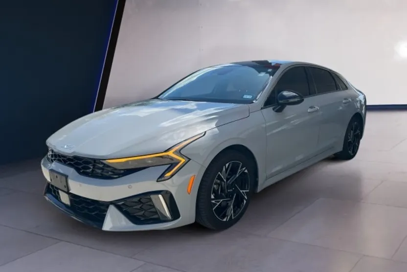 2025 Kia K5 GT-Line photo 1