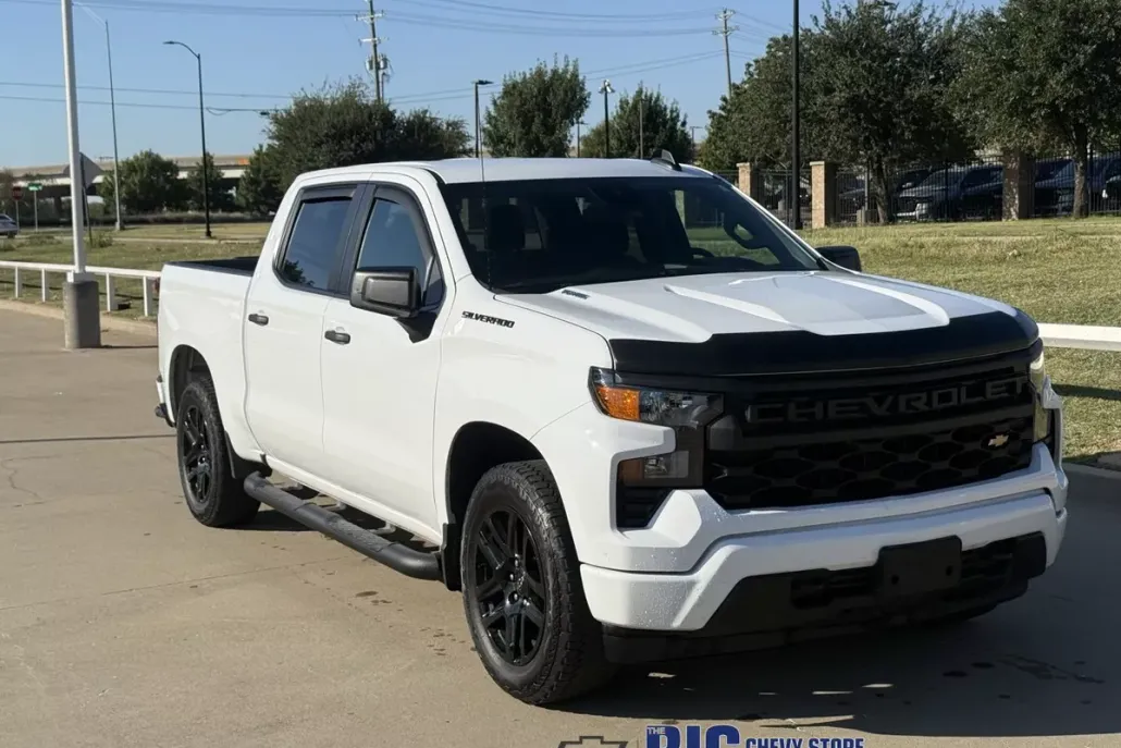2024 Chevrolet Silverado 1500 Custom photo 1