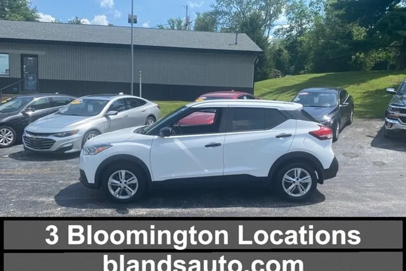 2020 Nissan Kicks S photo 1