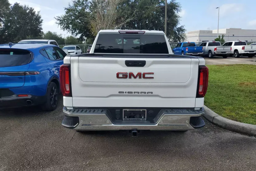 2022 Gmc Sierra 1500 SLT photo 1