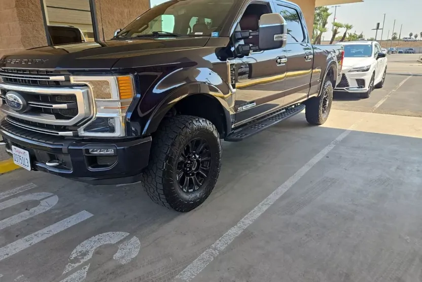 2022 Ford F-250 Platinum photo 1