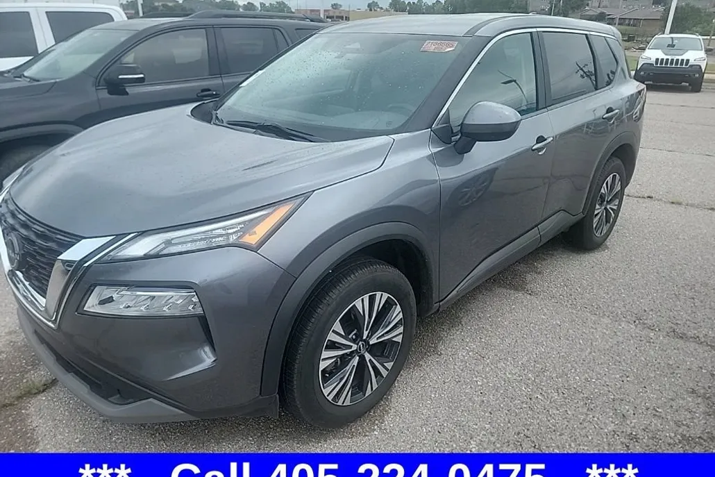 2023 Nissan Rogue SV photo 1