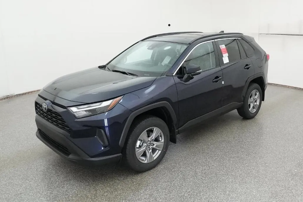 2025 Toyota RAV4 XLE photo 1