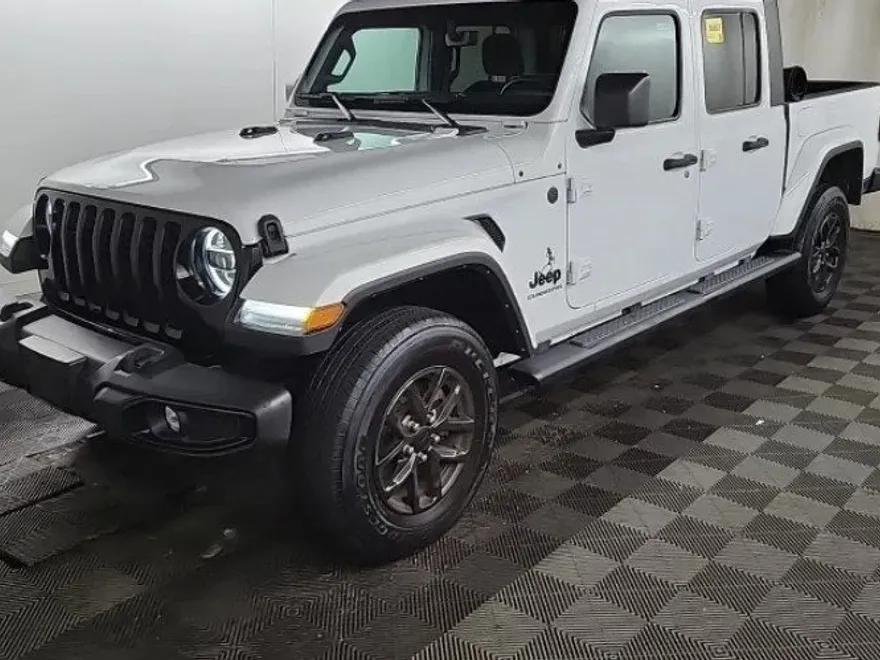 2022 Jeep Gladiator Altitude photo 1