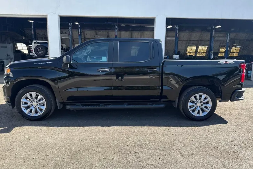 2019 Chevrolet Silverado 1500 Custom photo 1