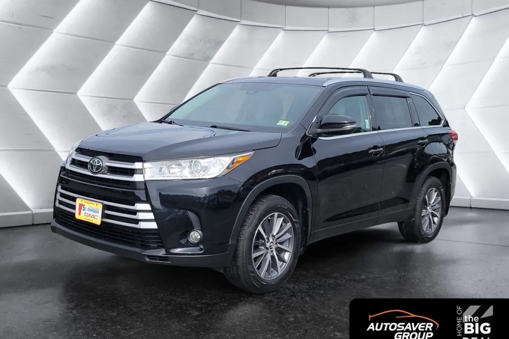 2019 Toyota Highlander SE photo 1