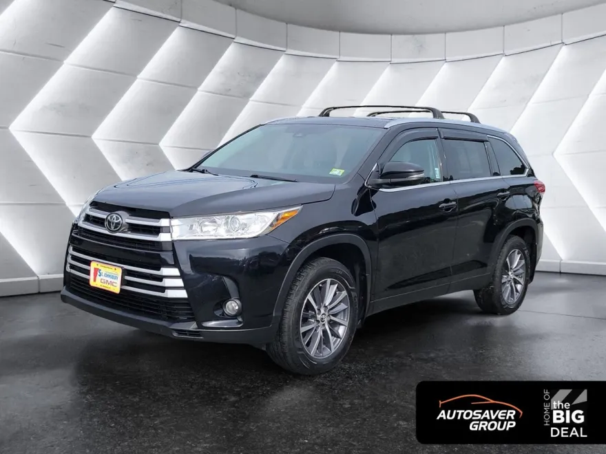 2019 Toyota Highlander SE photo 1