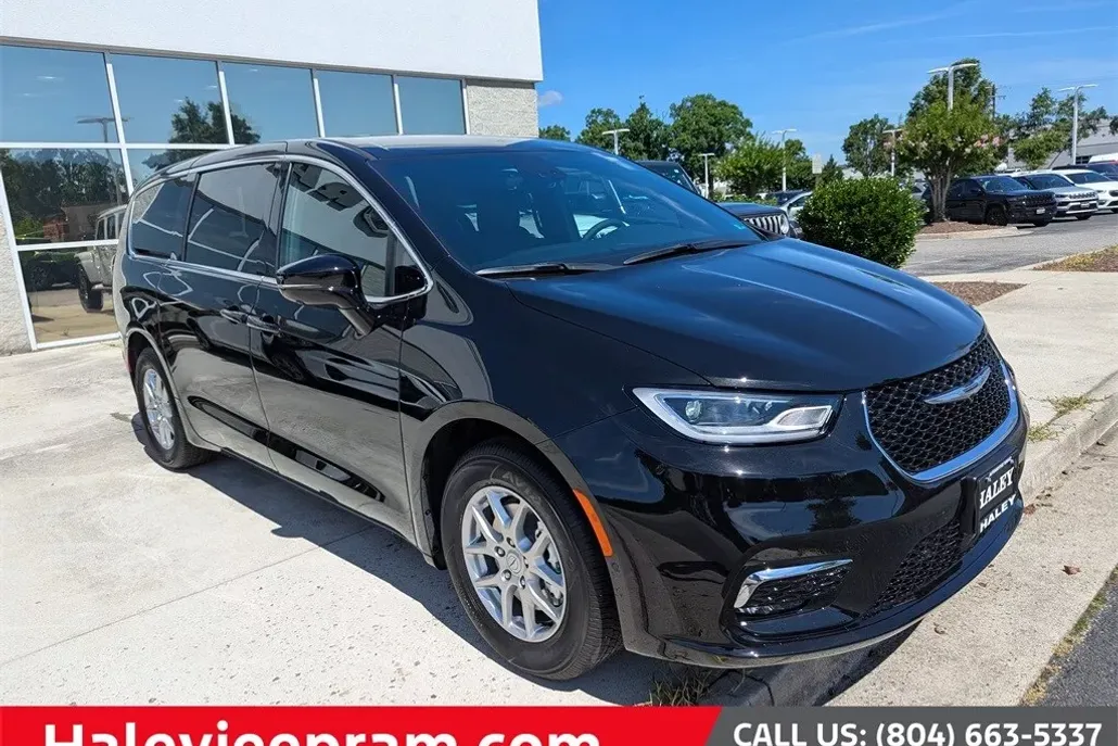2025 Chrysler Pacifica photo 1