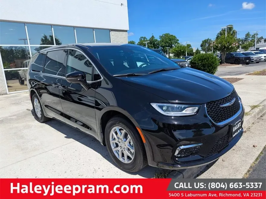 2025 Chrysler Pacifica photo 1