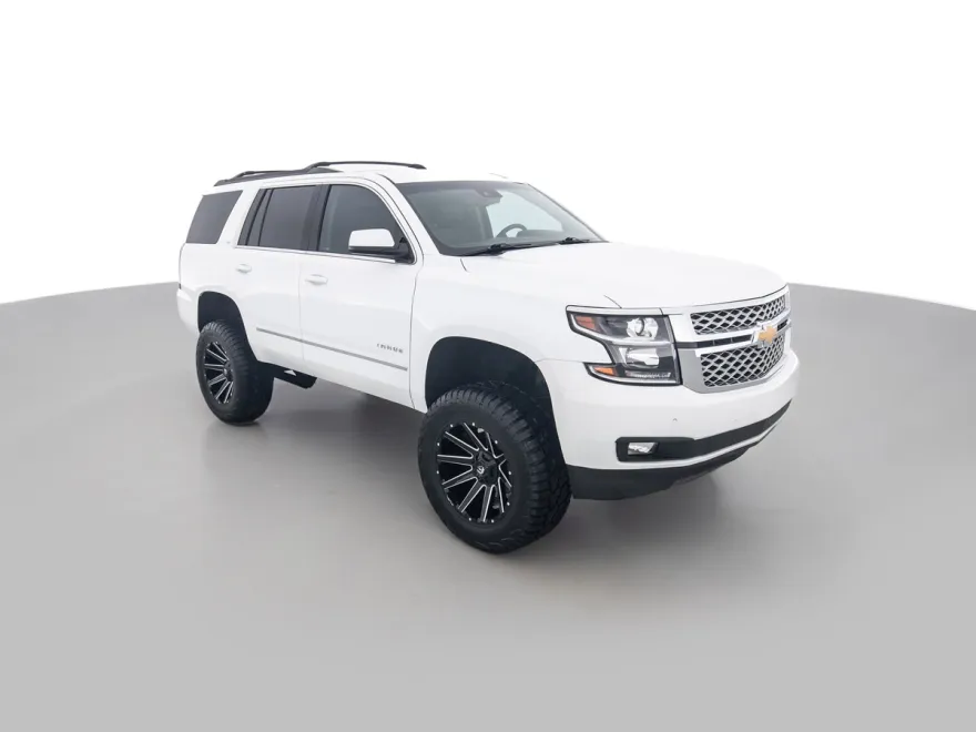 2019 Chevrolet Tahoe LT photo 1