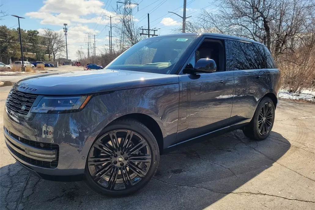 2025 Land Rover Range Rover SE photo 1