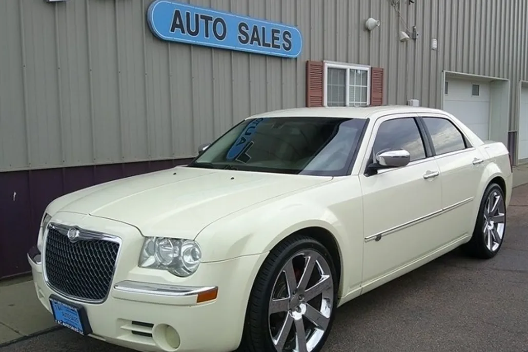 2009 Chrysler 300 C photo 1
