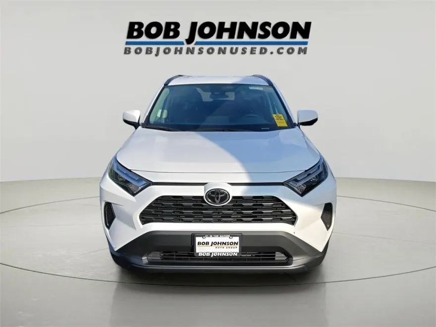 2024 Toyota RAV4 XLE photo 1