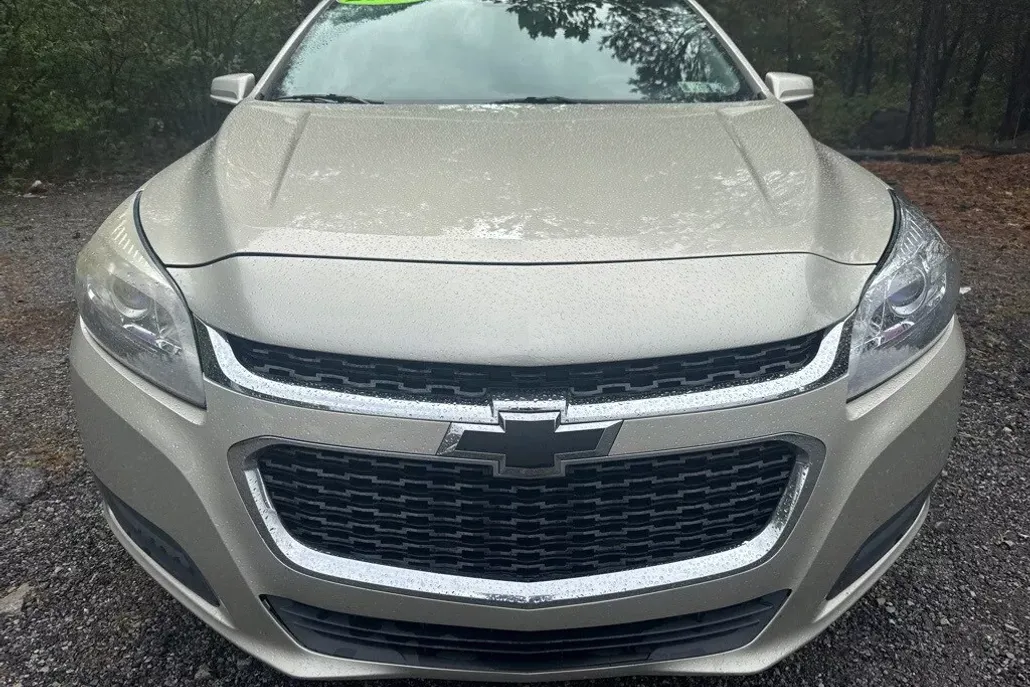 2015 Chevrolet Malibu 1LT photo 1