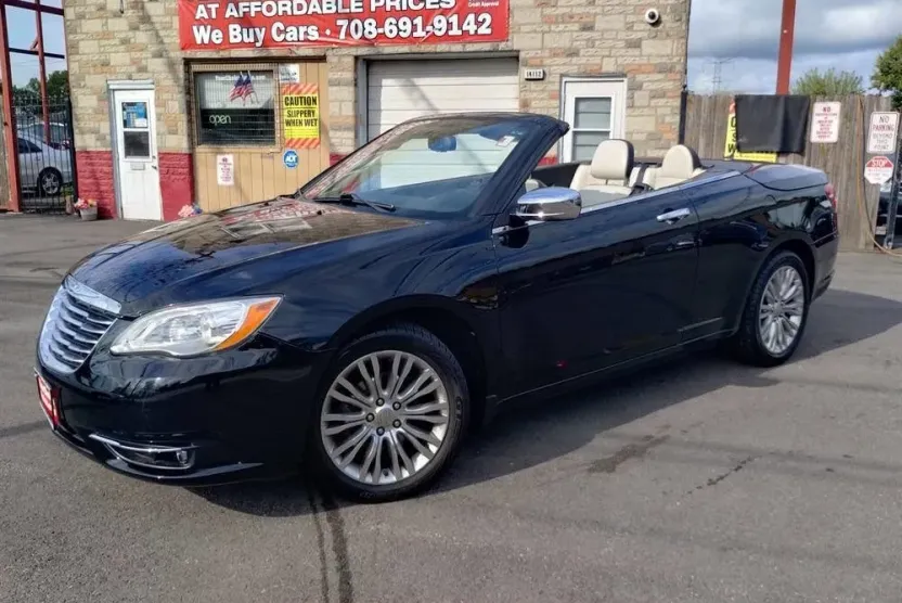 2013 Chrysler 200 Limited photo 1
