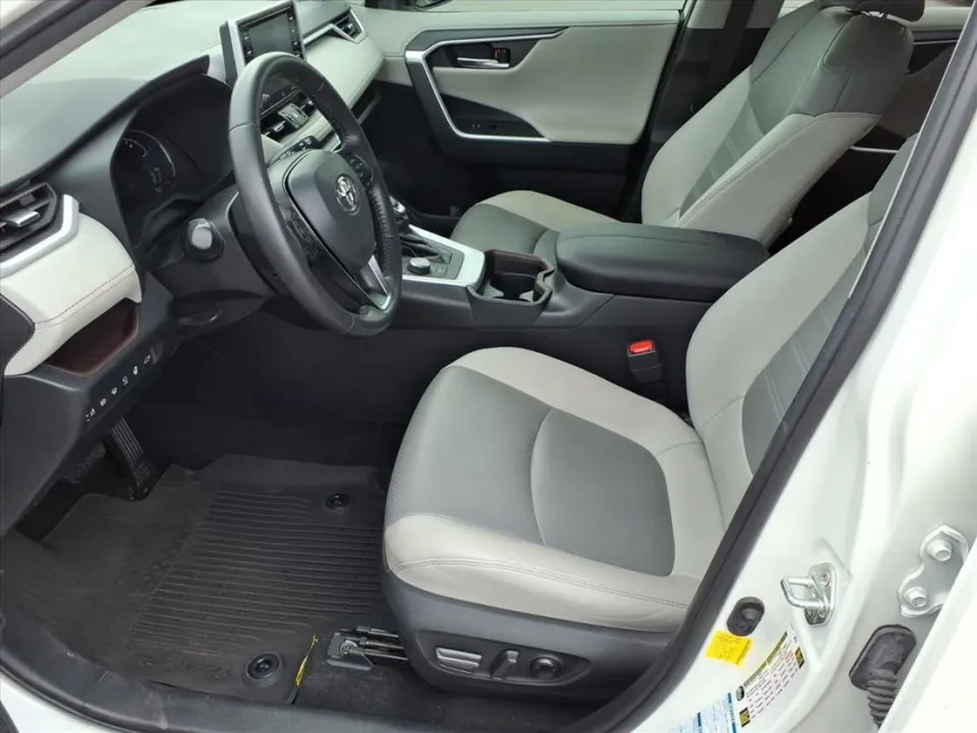 2021 Toyota RAV4 Hybrid Limited photo 1