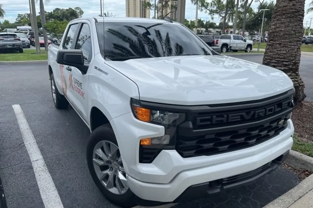 2023 Chevrolet Silverado 1500 Custom photo 1