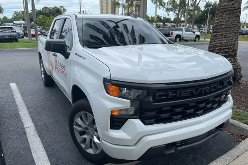 2023 Chevrolet Silverado 1500 Custom photo 1