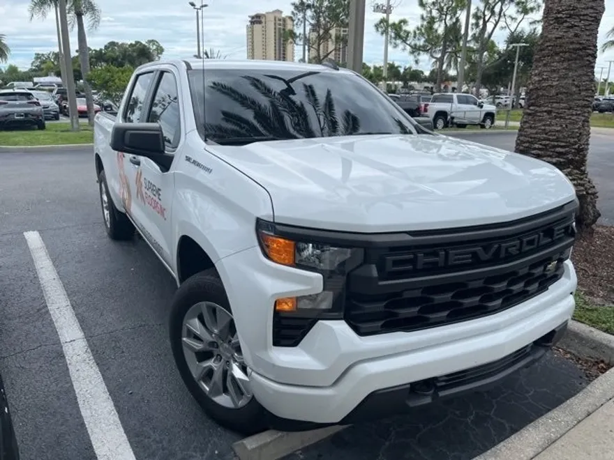 2023 Chevrolet Silverado 1500 Custom photo 1