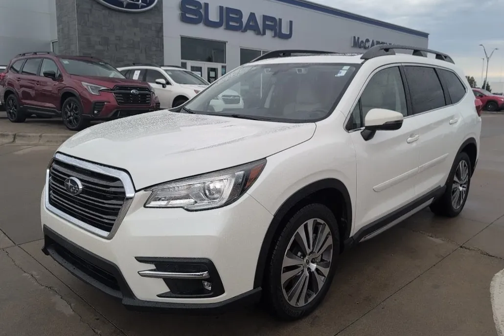 2022 Subaru Ascent Limited photo 1