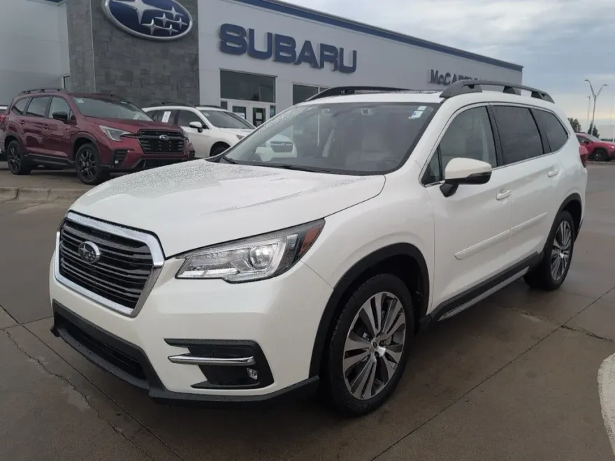 2022 Subaru Ascent Limited photo 1