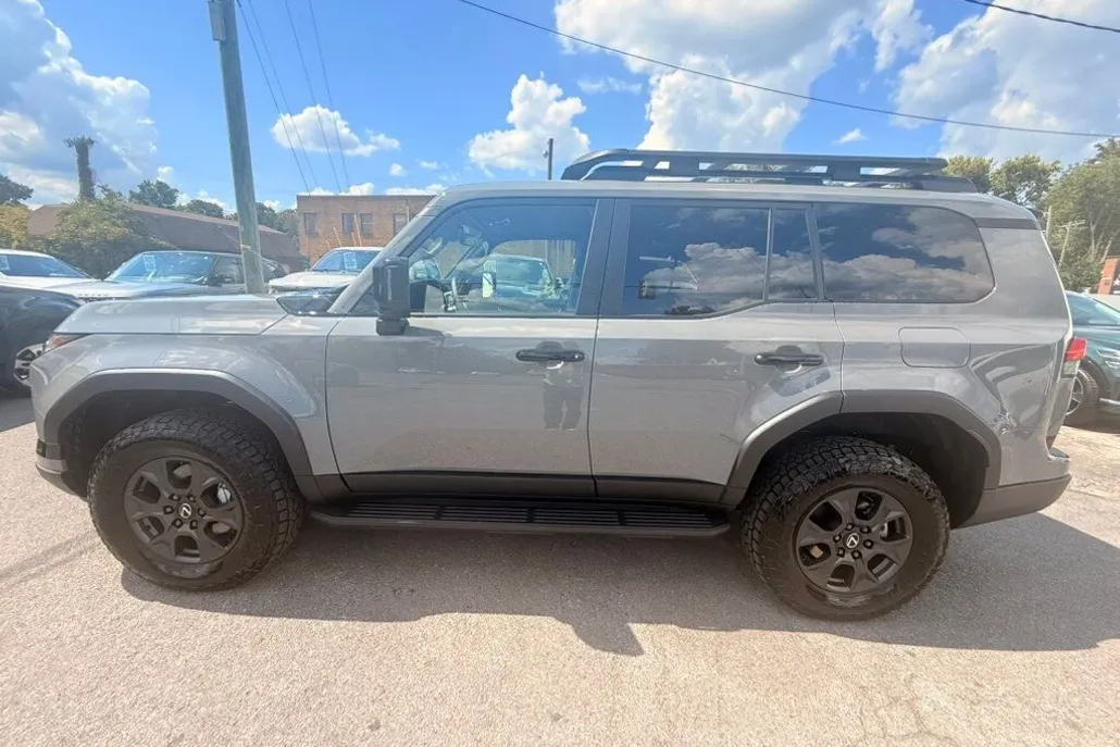 2025 Lexus GX photo 1