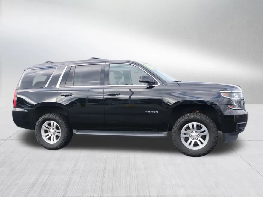 2016 Chevrolet Tahoe LT photo 1